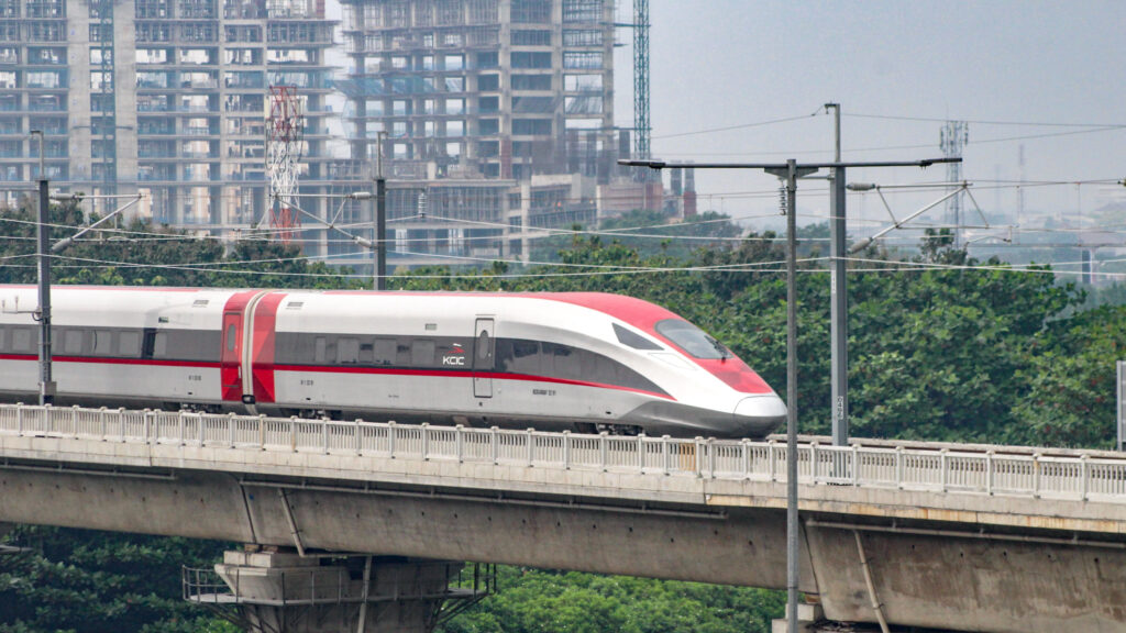 Bandung Jakarta Kereta Cepat Whoosh (Foto - kcic)