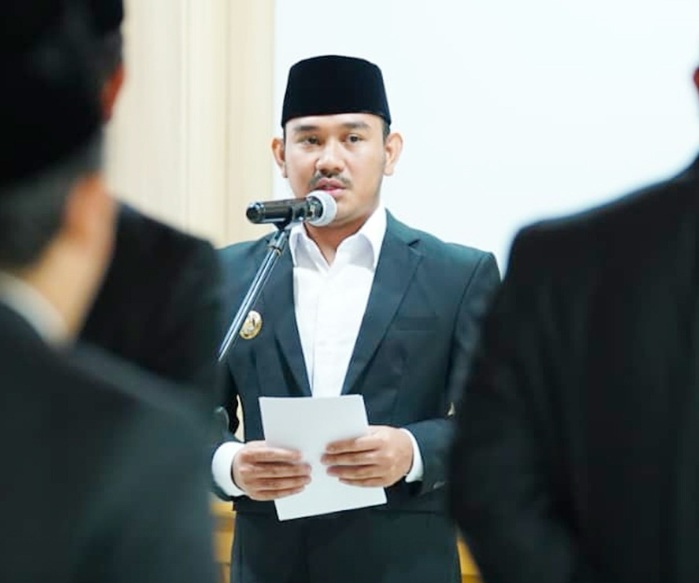 Bupati Bekasi Ade Kuswara Kunang