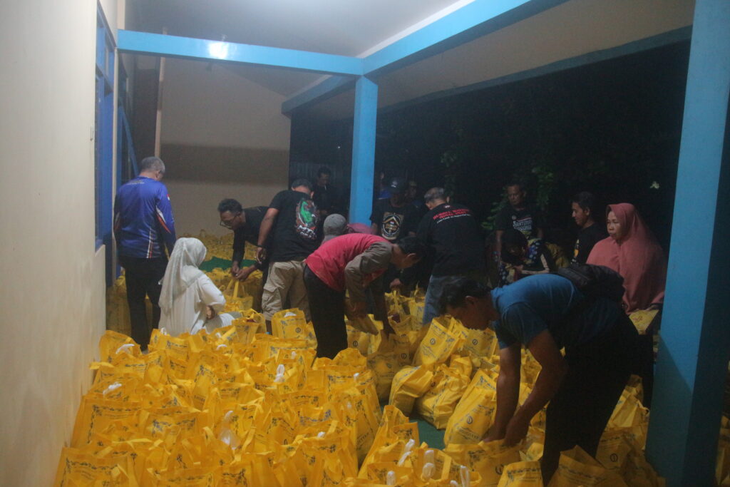 Organisasi Shiddiqiyyah Dhibra Salurkan Bantuan ke Warga terdampak Banjir di Banjarnegara, Cilacap (Foto Opshidmedia)