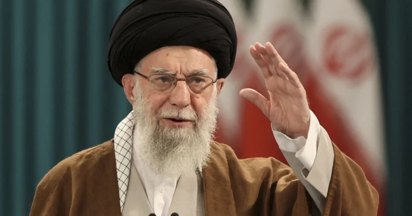 Serangan AS-Israel Guncang Sistem Ayatollah Khomeini