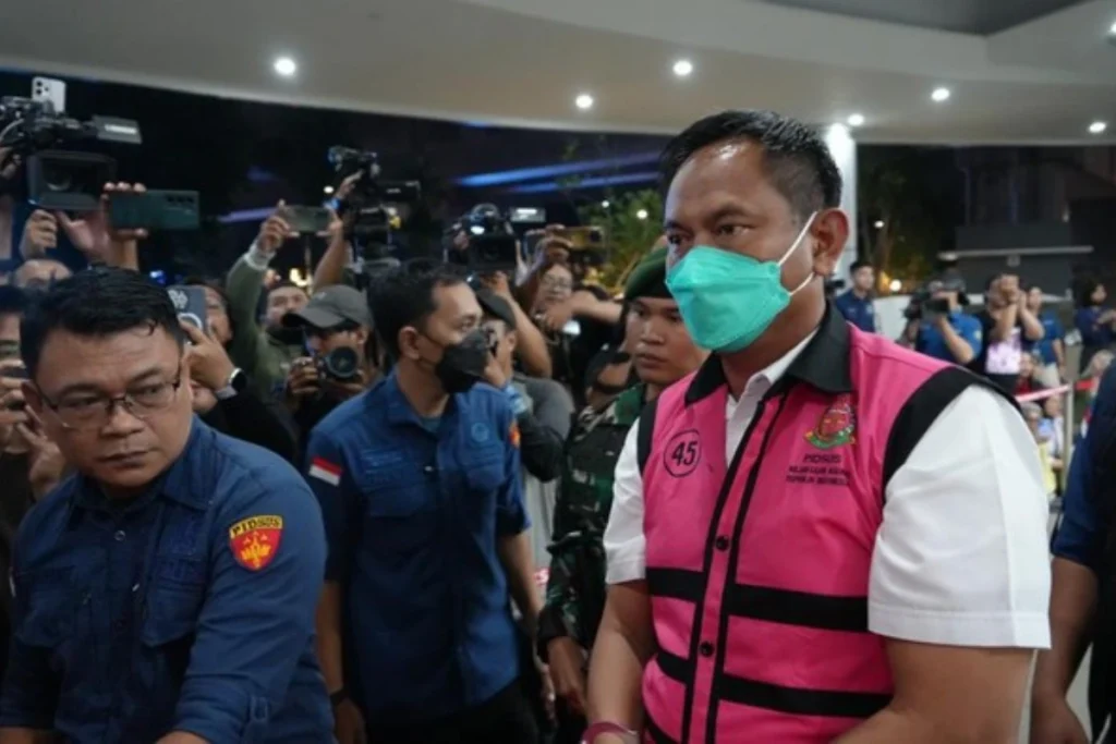 tersangka korupsi AKT