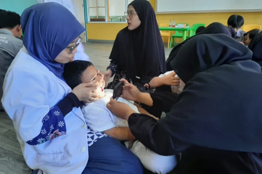 Platform Kesehatan Gigi Berbasis AI