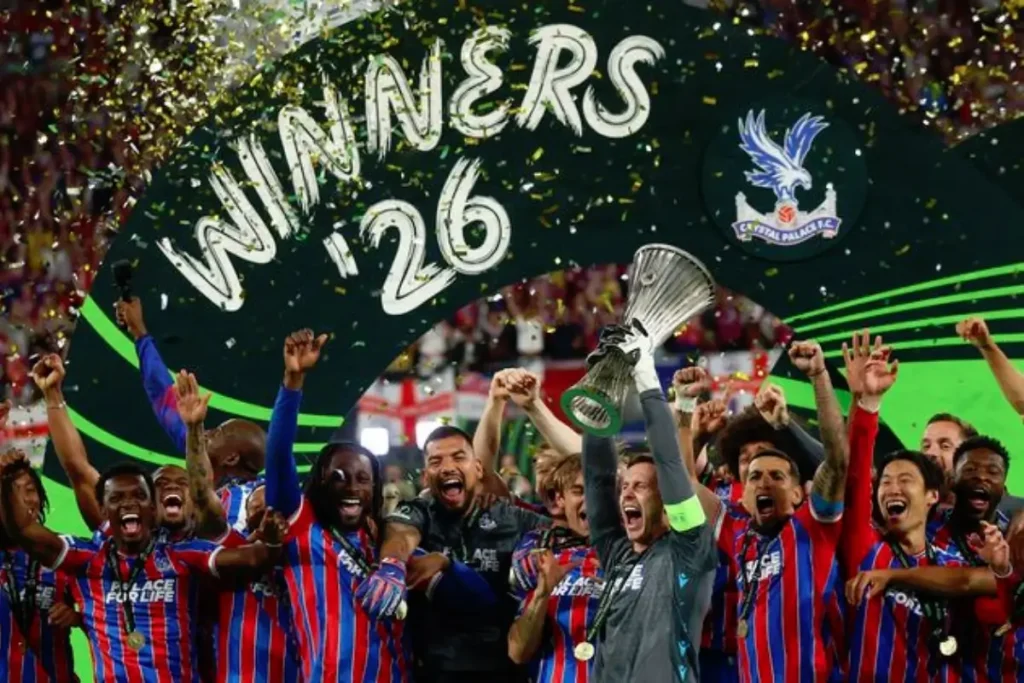 Crystal Palace Juara Conference League