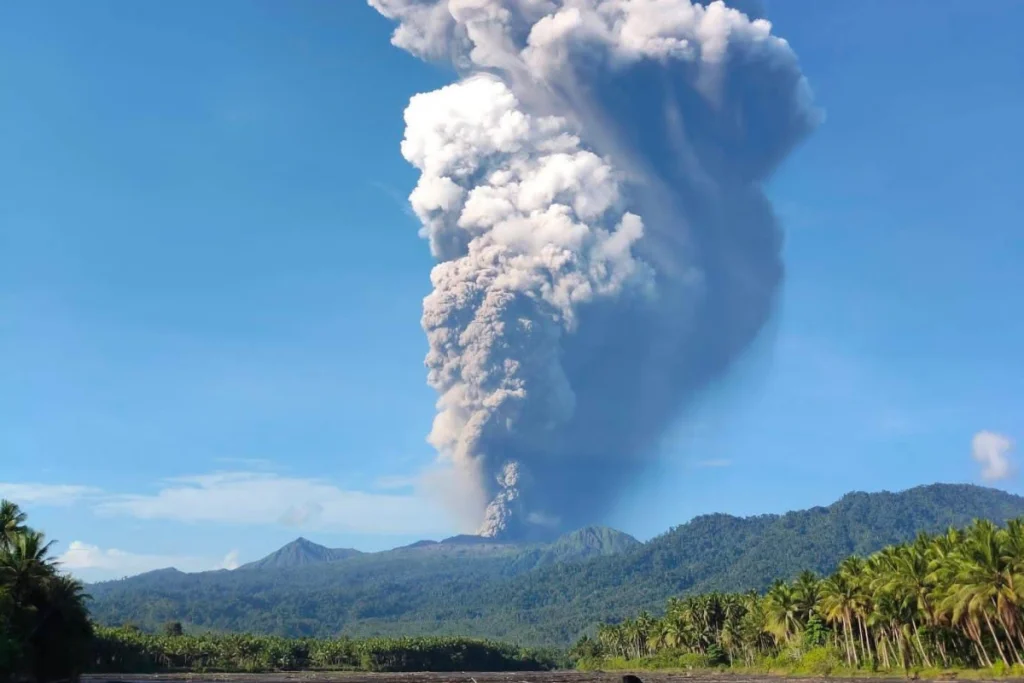 Erupsi Gunung Dukono