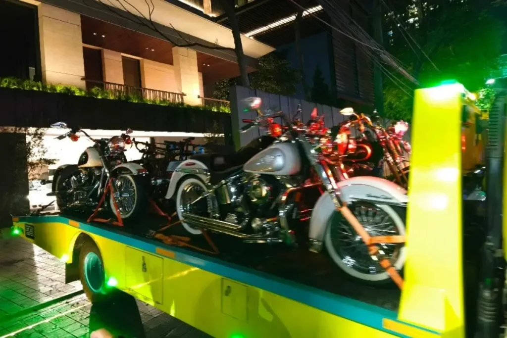 KPK menyita Porsche, Harley Davidson